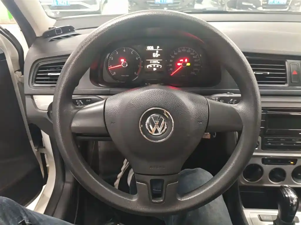 Volkswagen Lavida 2018 — фото 11