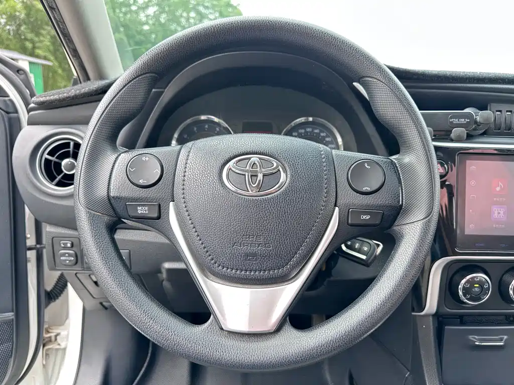 Toyota Corolla 2017 — фото 15