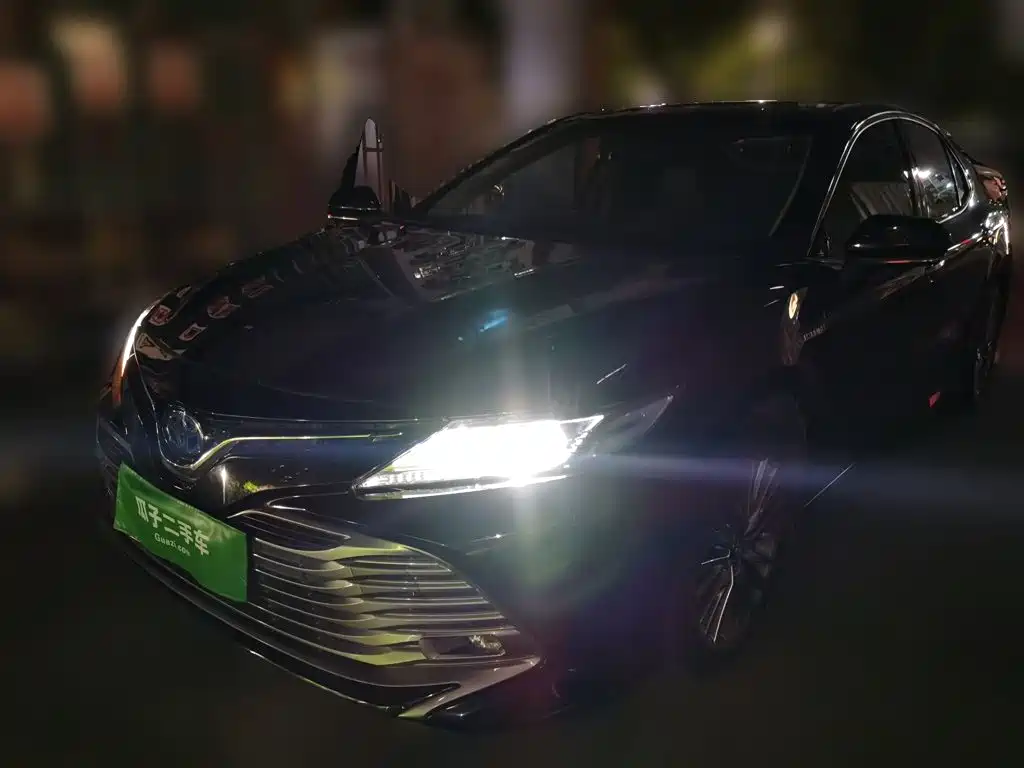 Toyota Camry 2020 — фото 2