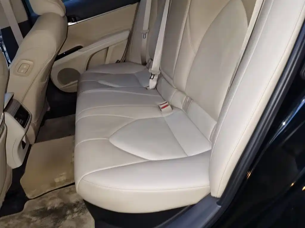 Toyota Camry 2020 — фото 15
