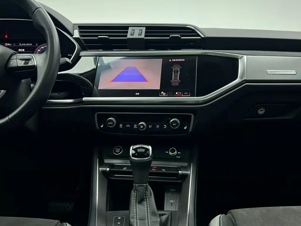 Audi Q3 2022 — фото 23
