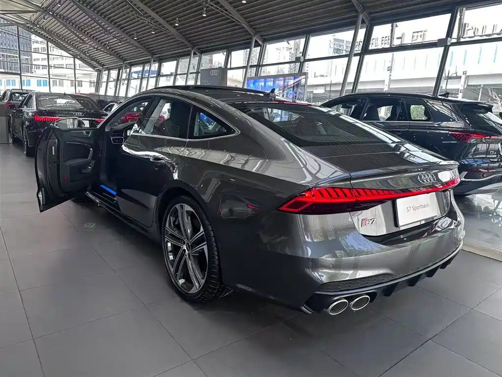 Audi S7 2025 — фото 3