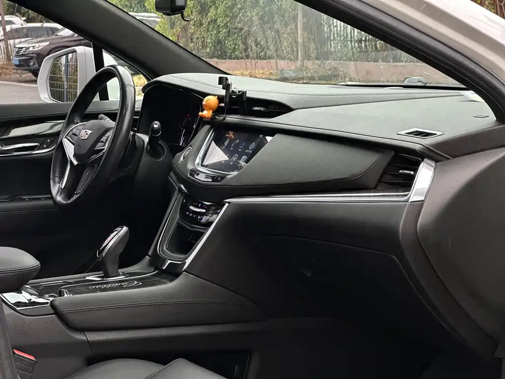 Cadillac XT5 2019 — фото 10