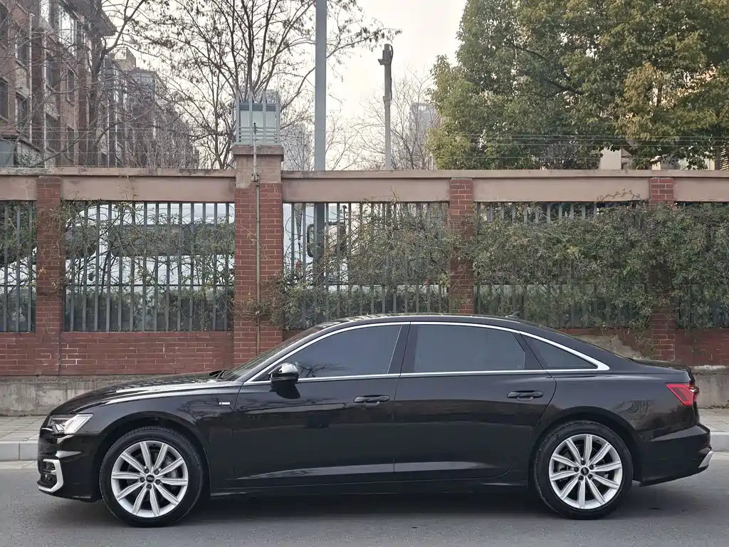 Audi A6L 2023 — фото 11