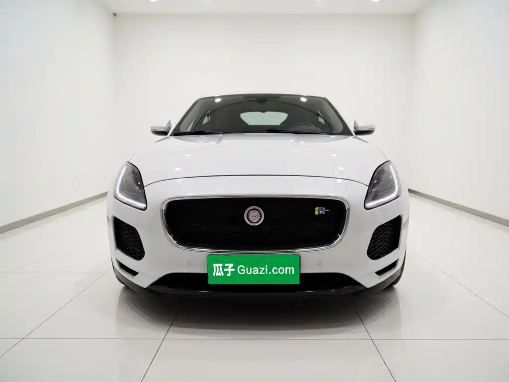 Jaguar E-PACE 2019 — фото 24