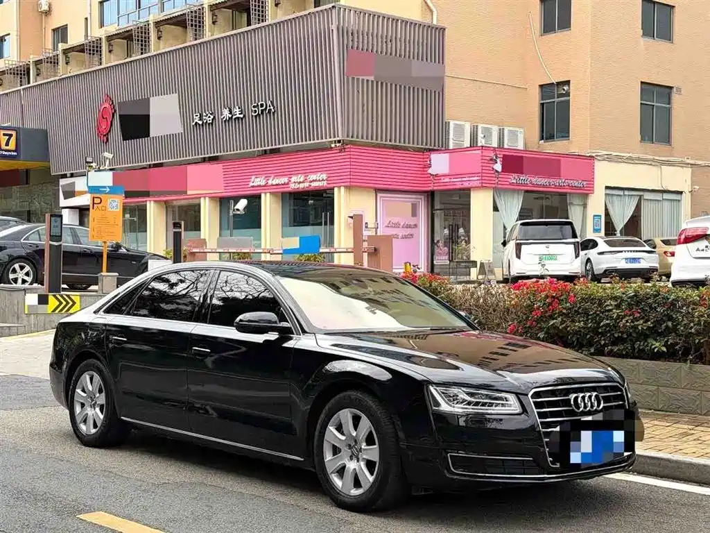 Audi A8 2014 — фото 3