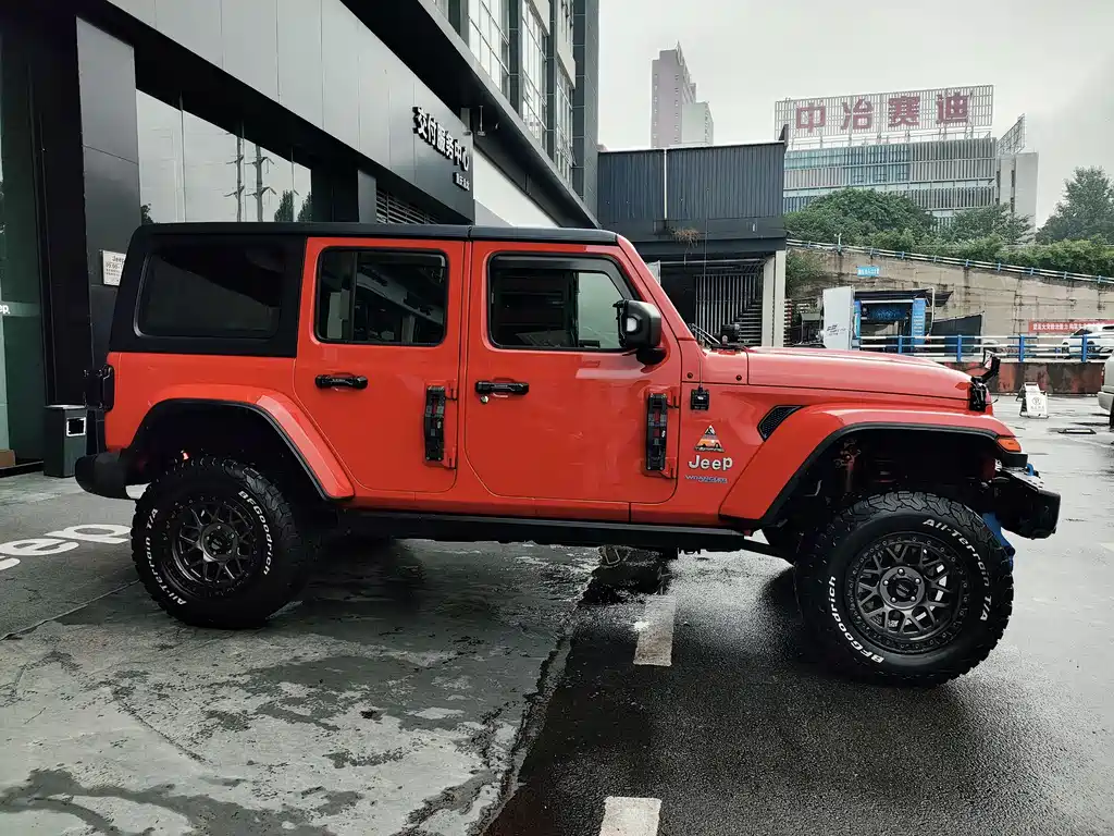 Jeep Wrangler PHEV 2023 — фото 14