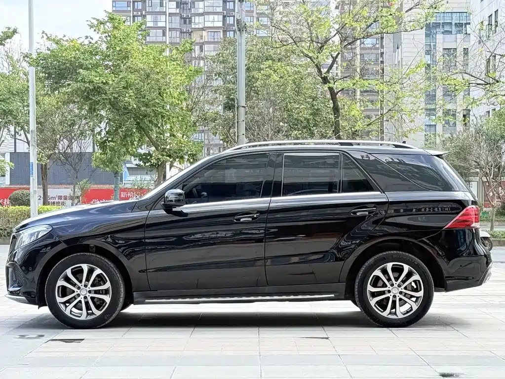 Mercedes-Benz GLE 2017 — фото 4