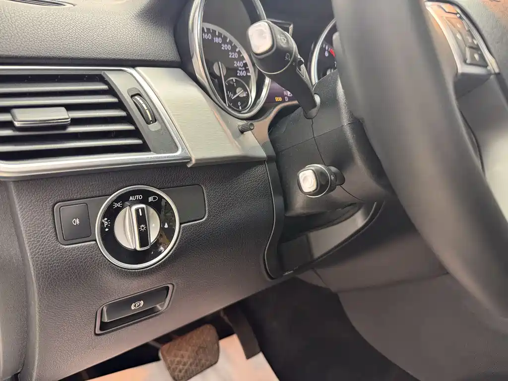 Mercedes-Benz M-Class 2015 — фото 14