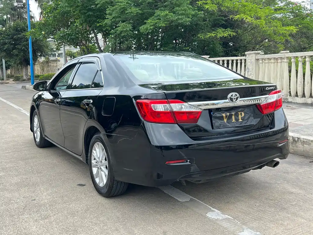 Toyota Camry 2012 — фото 16