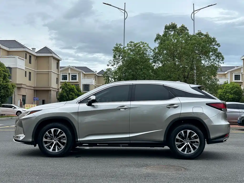 Lexus RX 2022 — фото 5