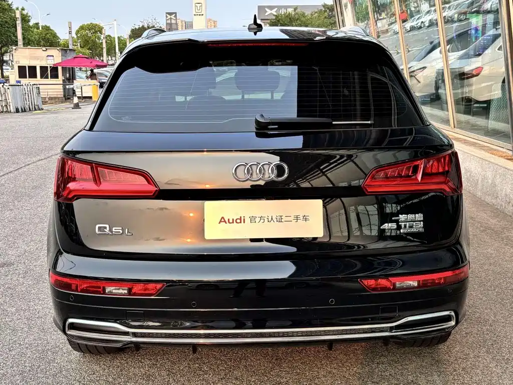 Audi Q5L 2019 — фото 6