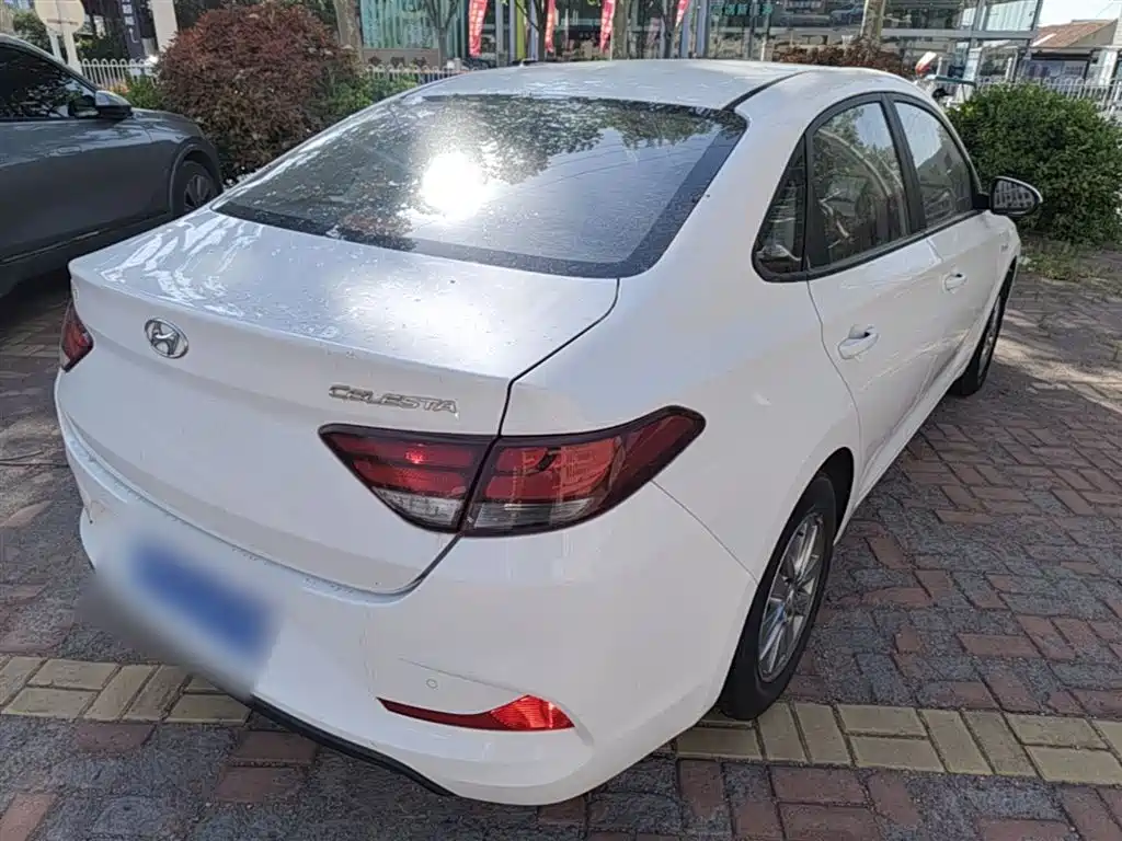 Hyundai Elantra 2018 — фото 7