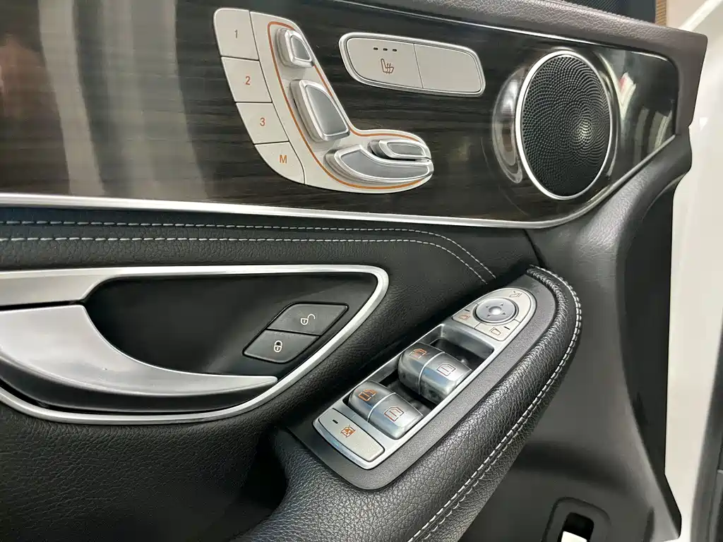 Mercedes-Benz GLC 2019 — фото 13