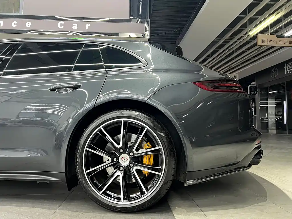 Porsche Panamera 2018 — фото 18