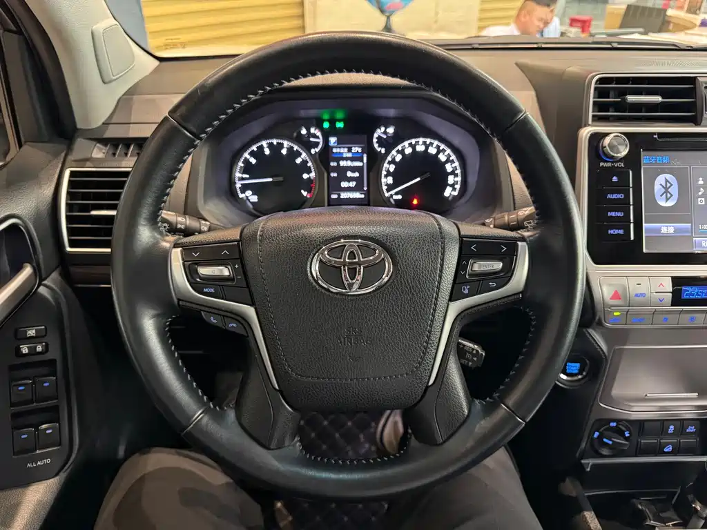 Toyota Prado 2018 — фото 11