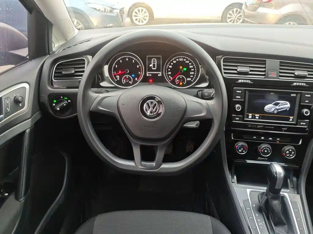Volkswagen Golf 2019 — фото 11