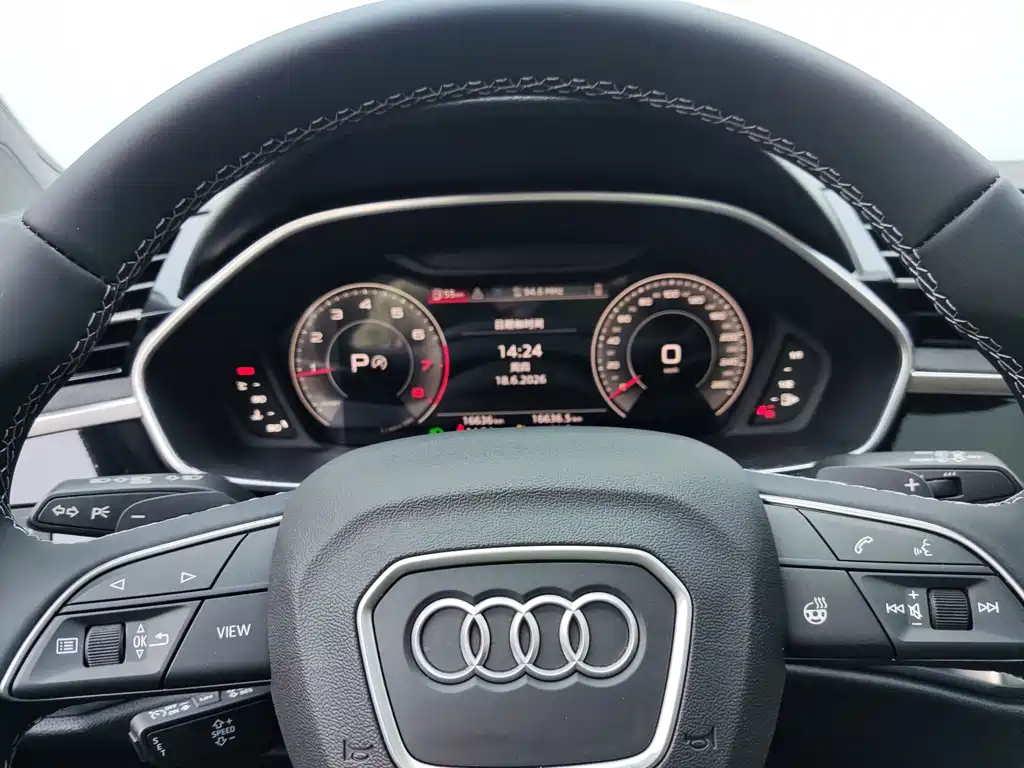 Audi Q3 2023 — фото 11