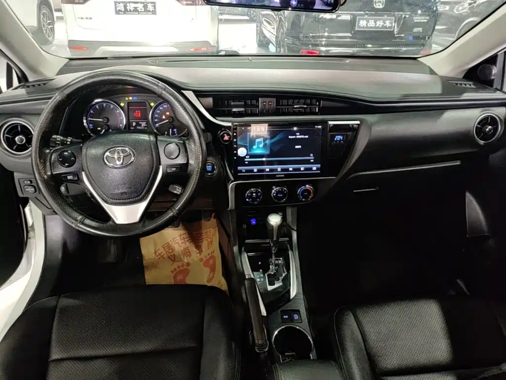 Toyota Corolla 2019 — фото 10