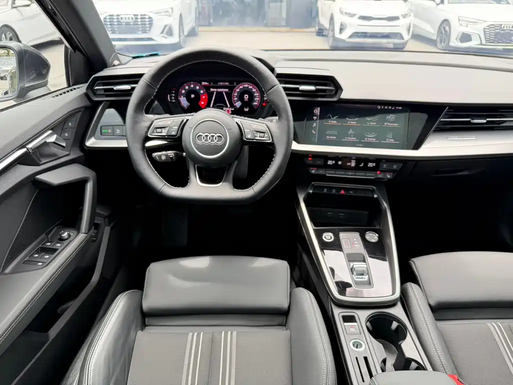 Audi A3 2023 — фото 17