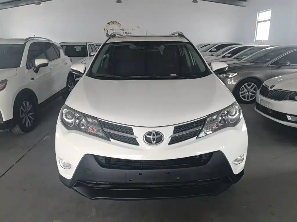 Toyota RAV4 2014 — фото 3