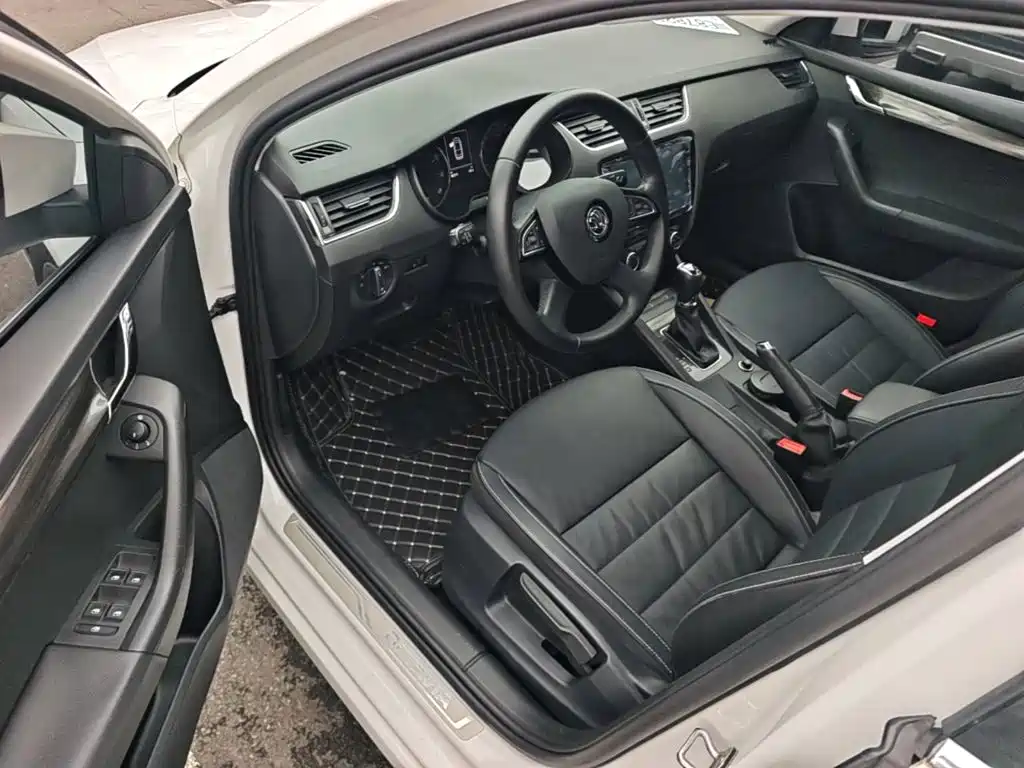 Skoda Octavia 2016 — фото 16