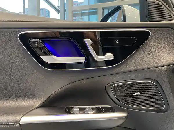 Mercedes-Benz C-Class 2024