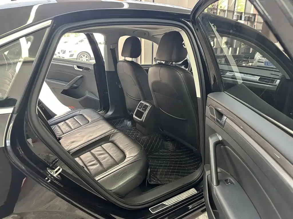 Volkswagen Passat 2019 — фото 17