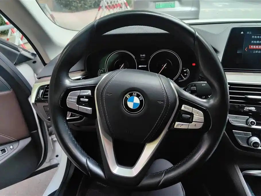 BMW 5 Series New Energy 2018 — фото 15
