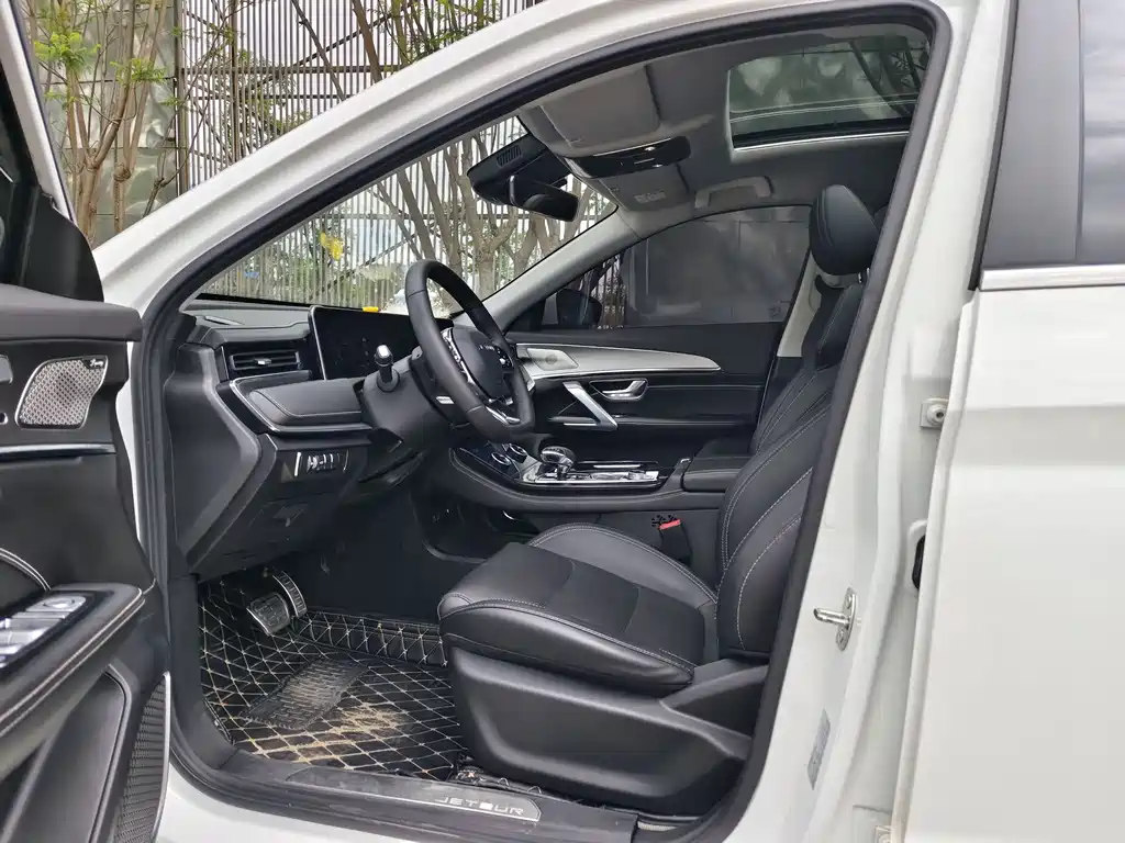 Jetour X70 PLUS 2020 — фото 15