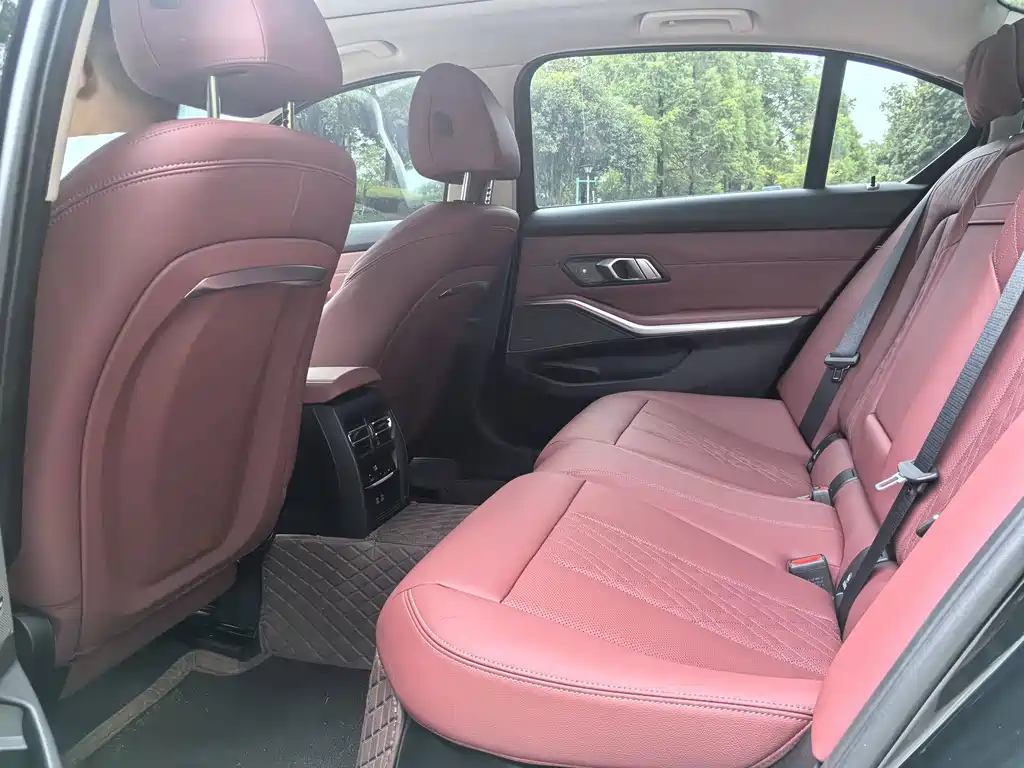 BMW 3 Series 2025