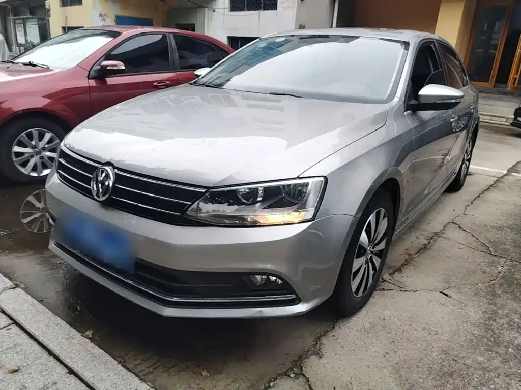Volkswagen Sagitar 2017