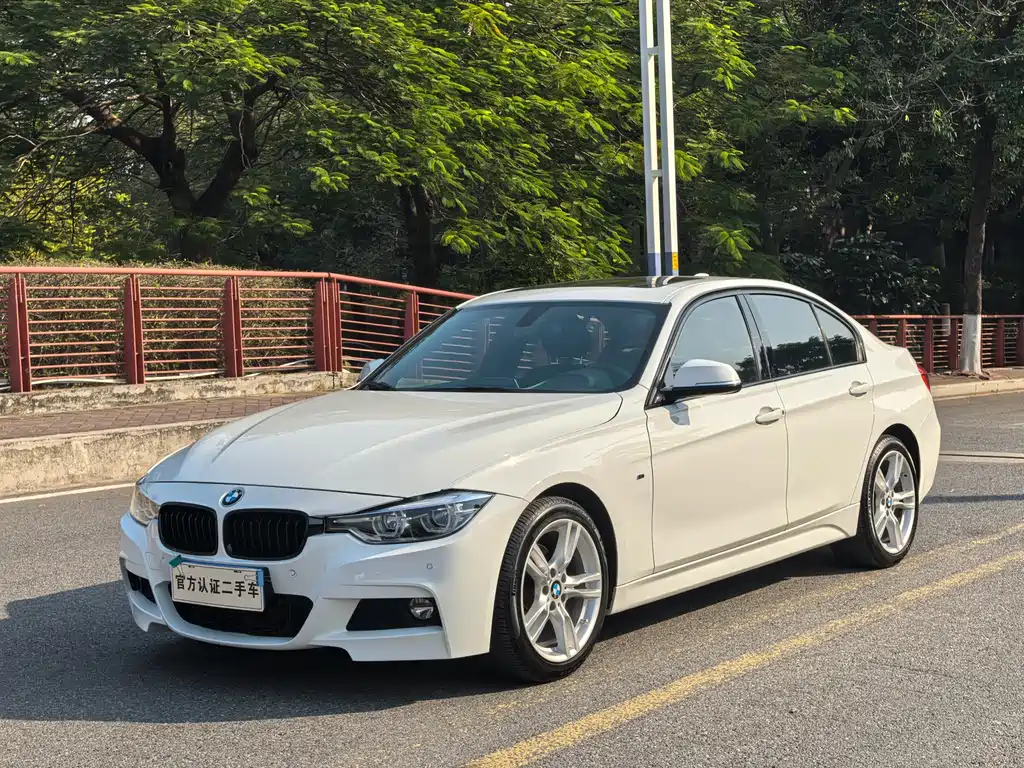 BMW 3 Series 2018 — фото 1