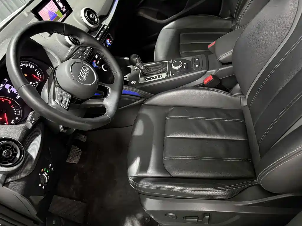 Audi Q2L 2022
