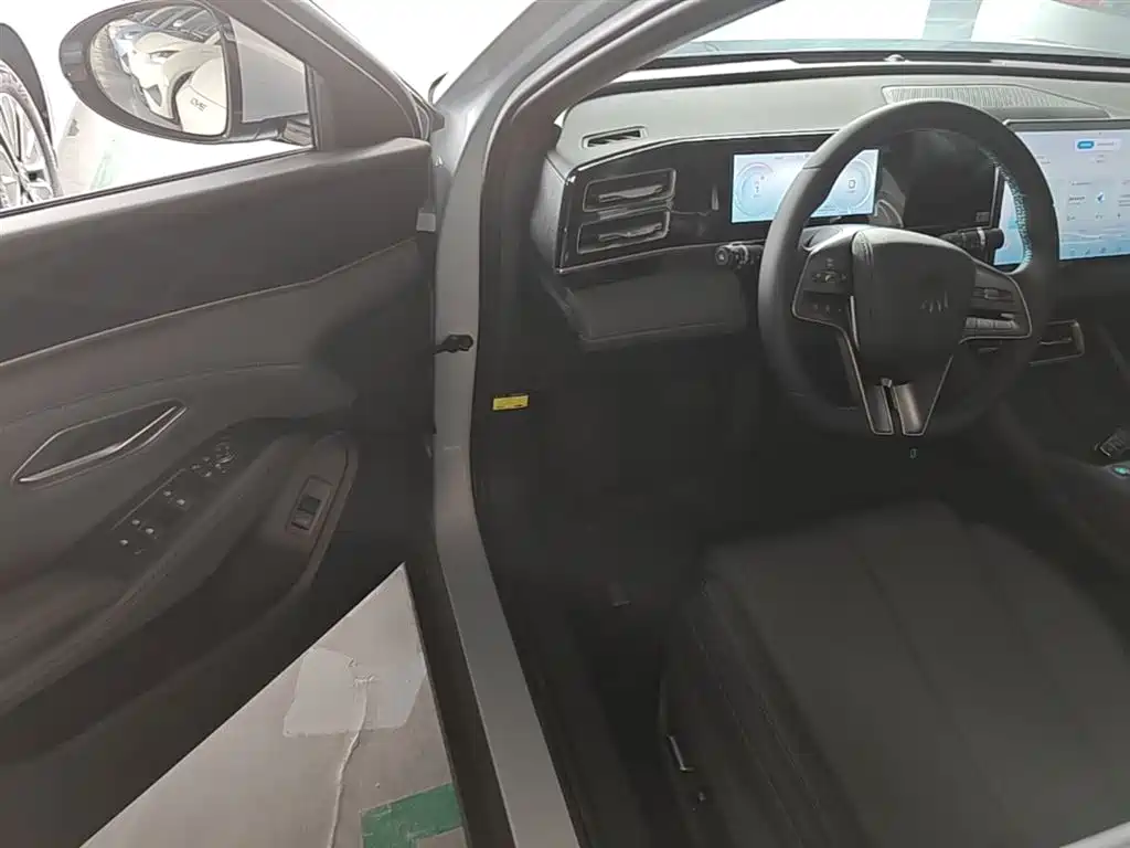 BYD Qin L 2025 — фото 16