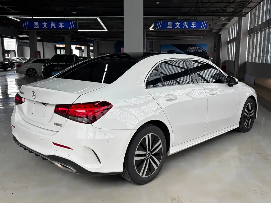 Mercedes-Benz A-Class 2019 — фото 13