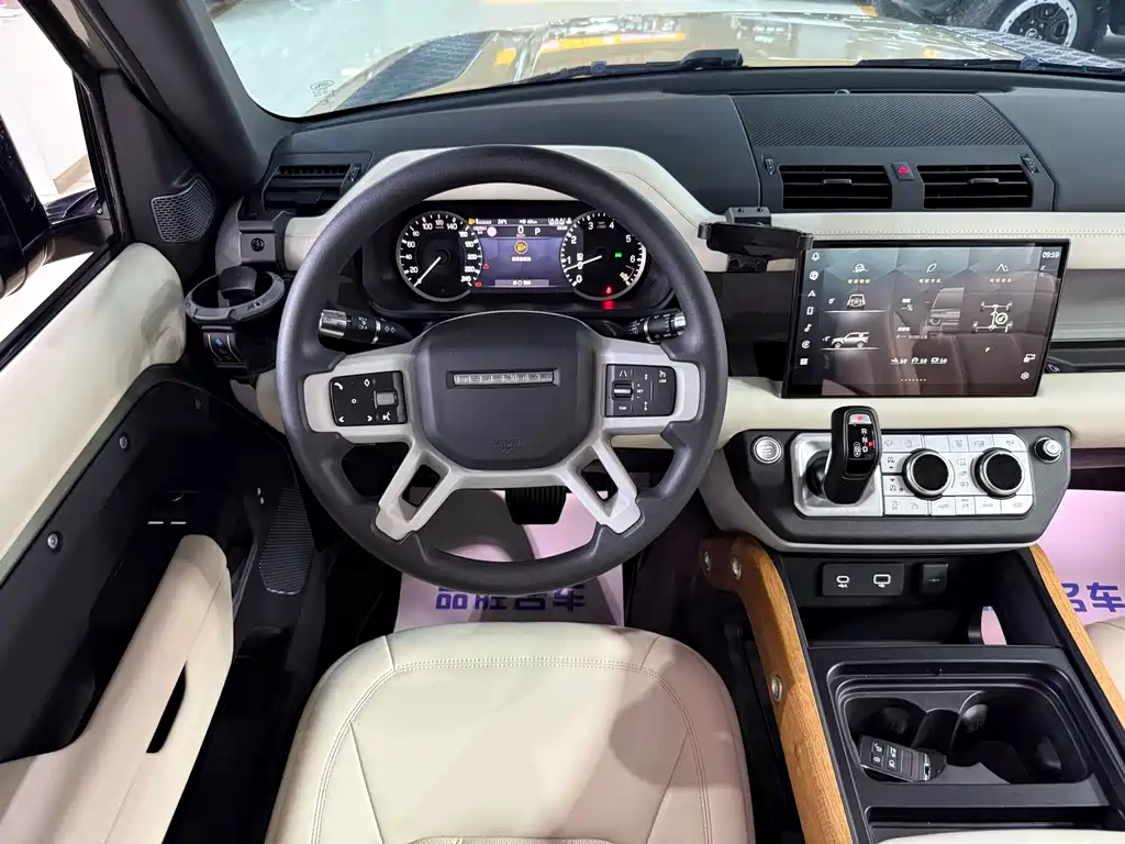 Land Rover Defender 2024 — фото 11