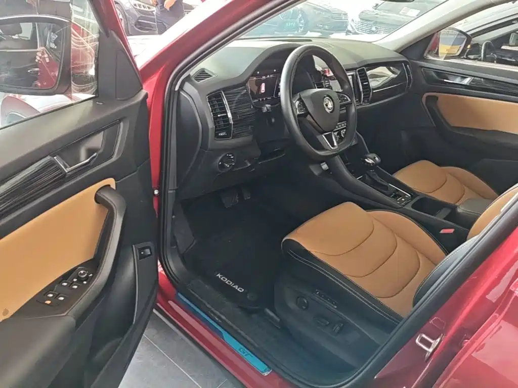 Skoda Kodiak GT 2021 — фото 16