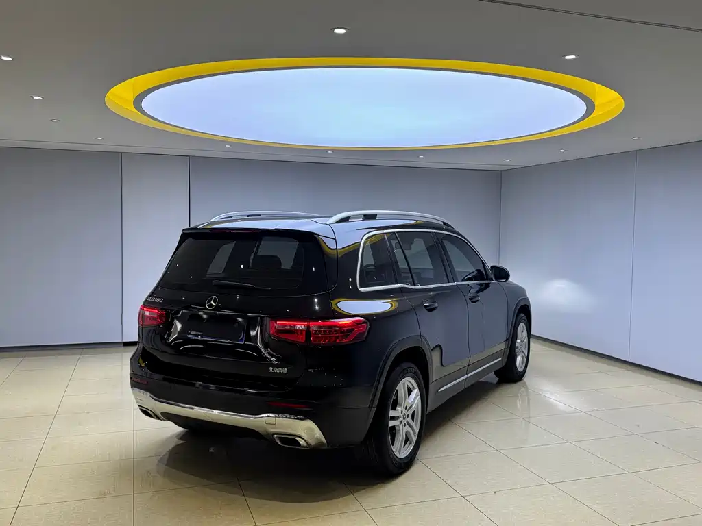 Mercedes-Benz GLB 2021