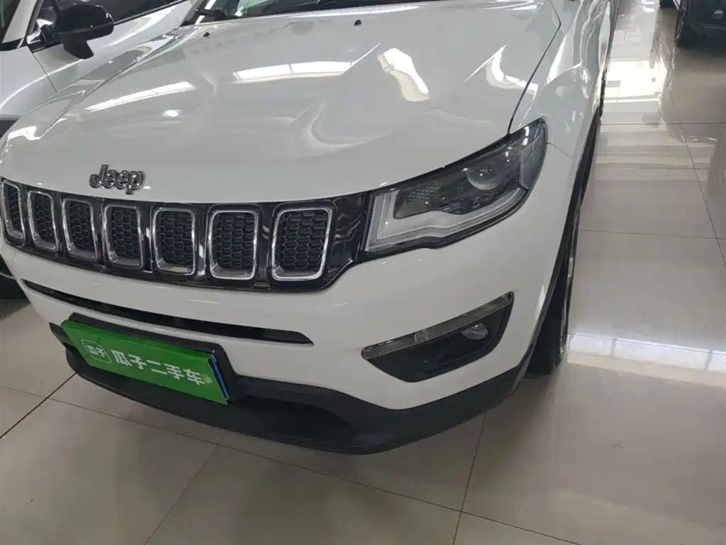 Jeep Compass 2018 — фото 24