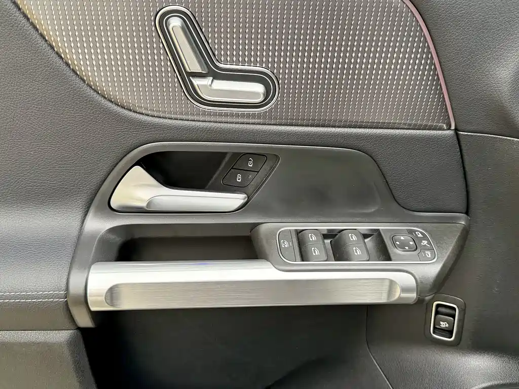 Mercedes-Benz GLB 2022 — фото 19