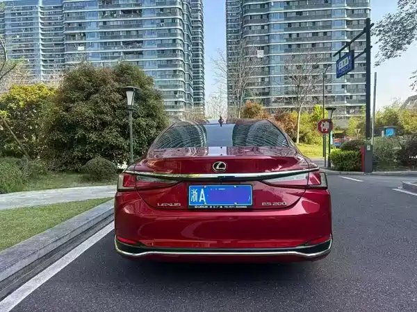 Lexus ES 2018