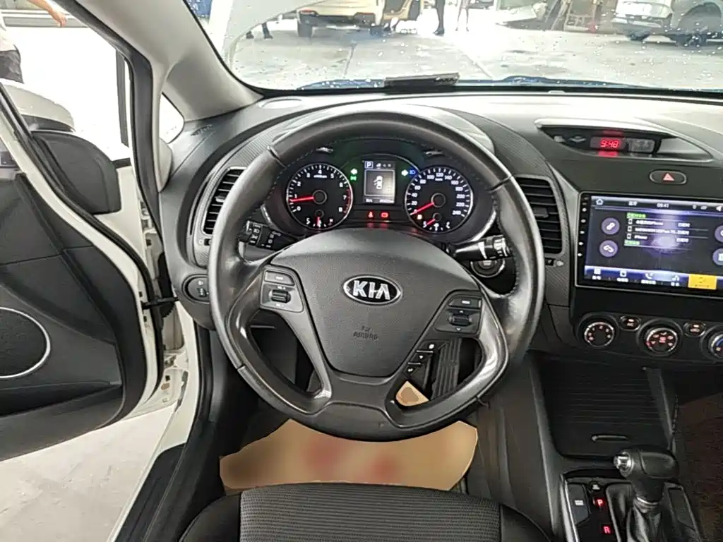 Kia K3 2016