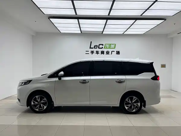 GAC Trumpchi M6 2022