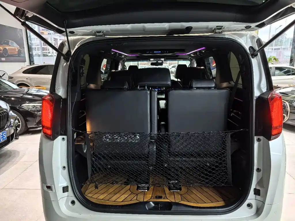 Toyota Alphard 2019 — фото 7
