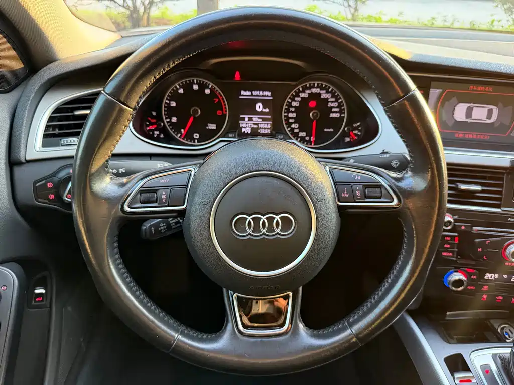 Audi A4L 2015 — фото 8