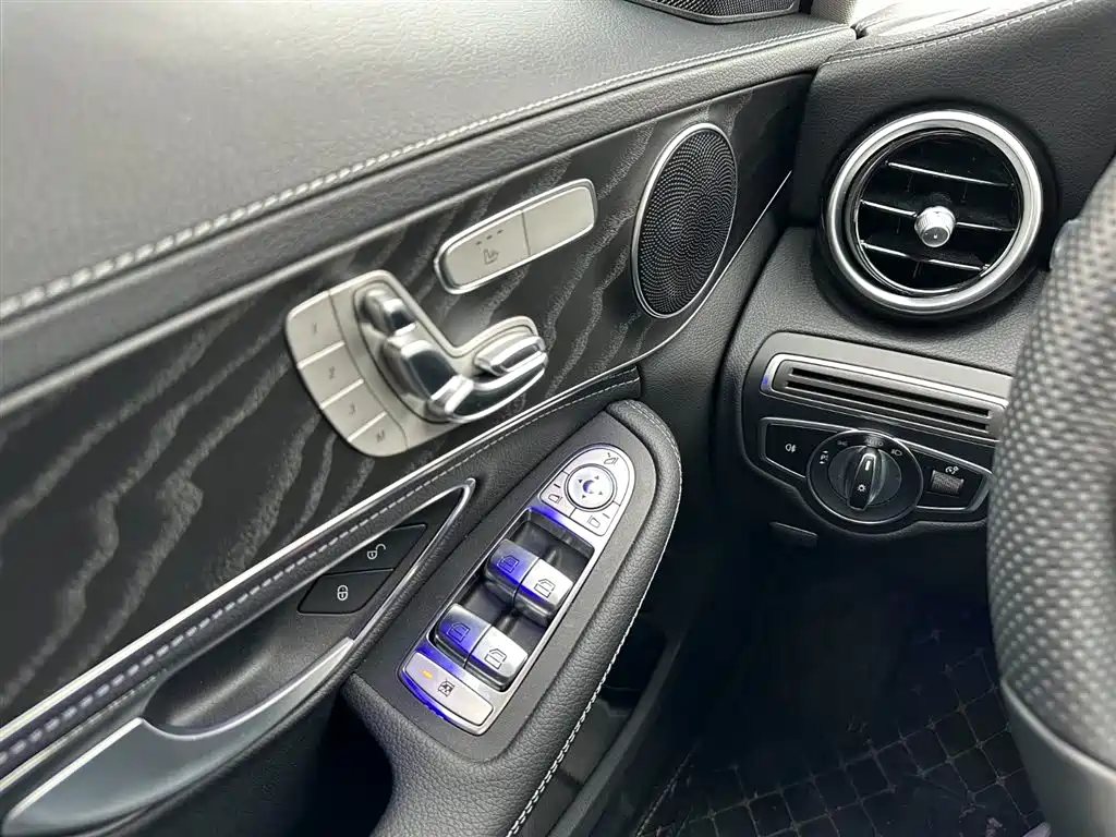 Mercedes-Benz C-Class 2020 — фото 20