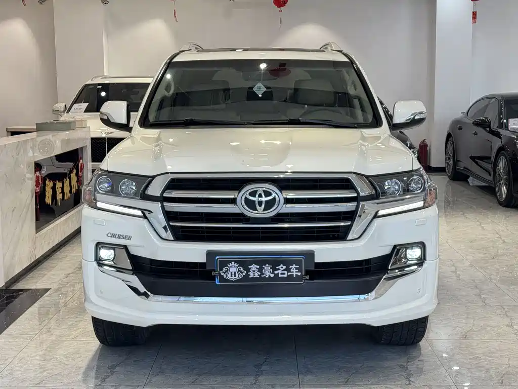Toyota Land Cruiser 2020 — фото 2