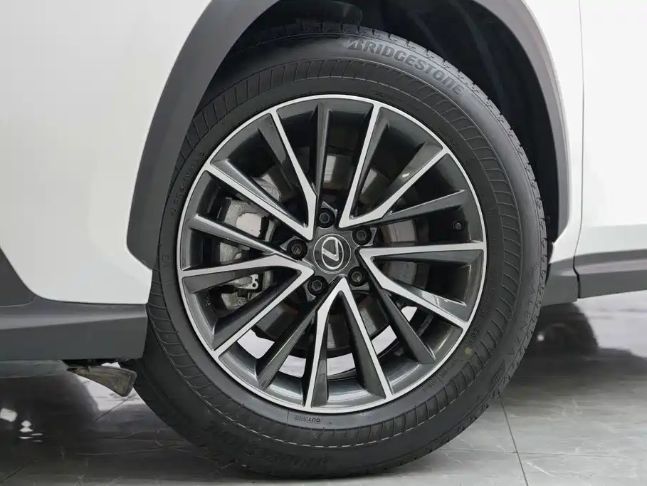 Lexus NX 2024