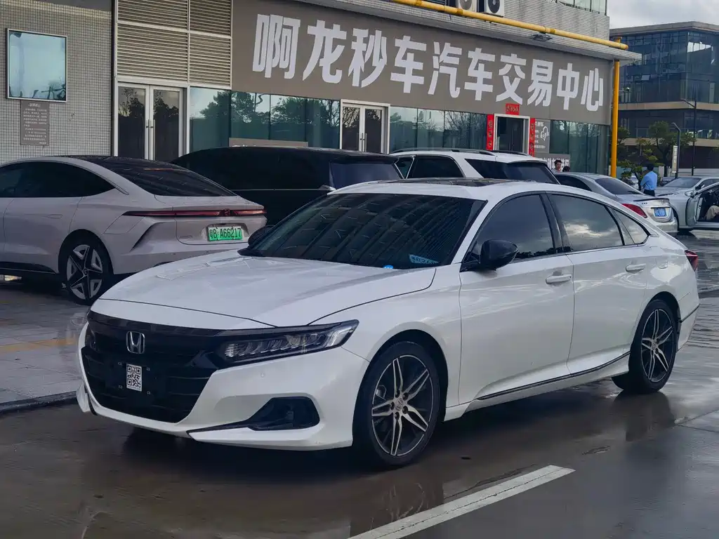 Honda Accord 2023 — фото 1